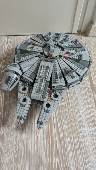 Lego Star Wars 75105 Millennium Falcon