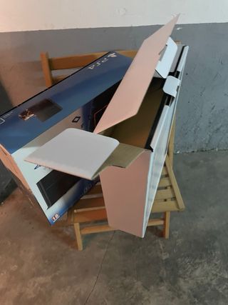 Caja PS4 Ultimate Player 1TB Call of Duty ( vacía)