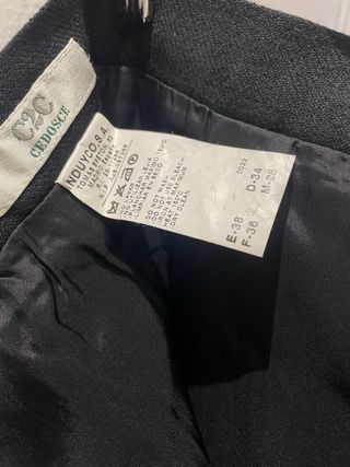 Falda de paño negra nueva