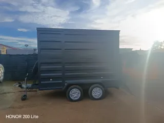 Remolque cerrado Carro