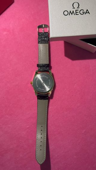 Reloj  Dorado y Negro