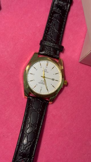 Reloj  Dorado y Negro