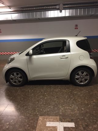 Toyota iQ 2010
