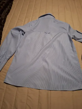 Camisa de rayas con bordado floral