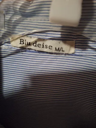 Camisa de rayas con bordado floral