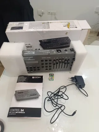 Controlador DMX Cameo Control 54