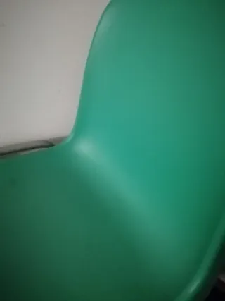 Sillas vintage polipropileno y metal.