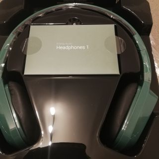 Novos. Auscultadores de alta qualidade.