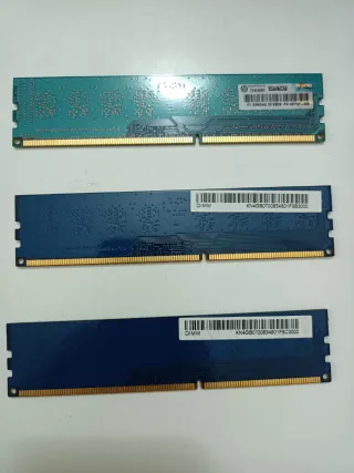 Memorie Ram PC Fisso 4 GB 2 GB pc3 Qt.6