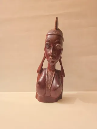 Statua in legno artigianale