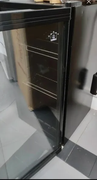 Nevera expositora para refrescos y bebidas