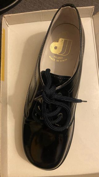 Zapatos Villena charol negro