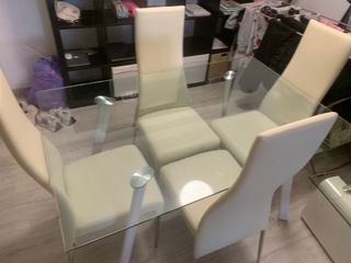 Mesa de comedor cristal y 4 sillas