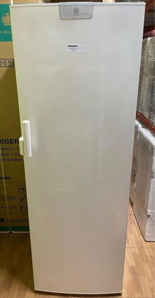 Congelador vertical Balay