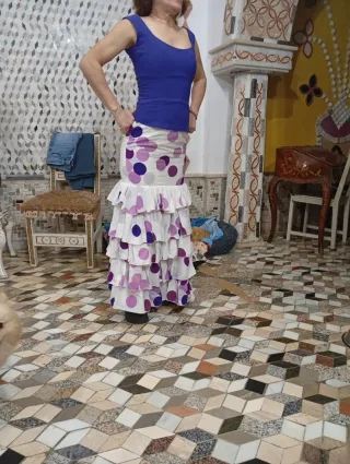 Traje Flamenca Cuerpo y Falda Lunares