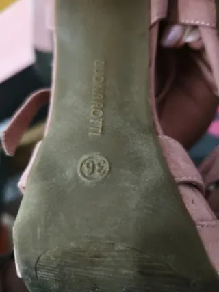 Zapatos de tacón rosa