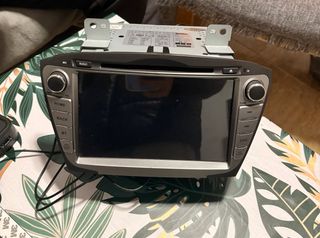 PANTALLA TACTIL Y LECTOR CD HYUNDAI