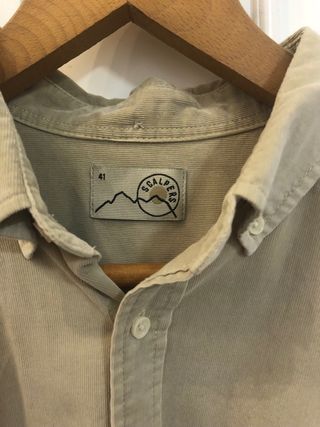 Camisa Pana Chico Scalpers Beige. Talla 41.