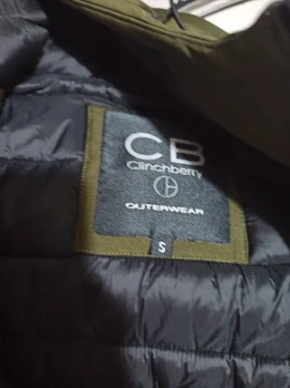 Abrigo verde con capucha