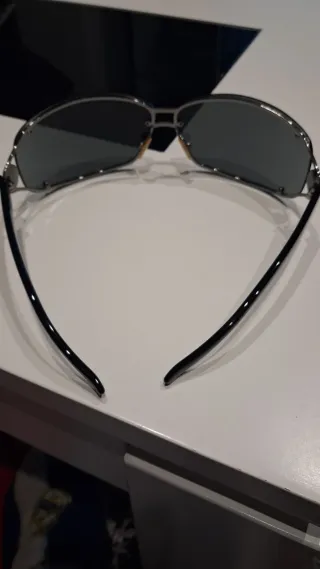 Gafas de sol Emporio Armani originales.