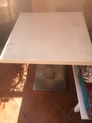 Tavolo quadrato in acciaio inossidabile e legno