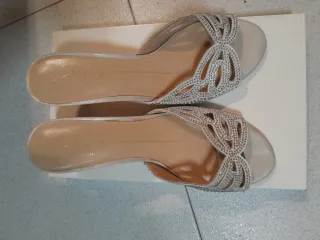 Sandalias Lola Cruz plateadas tacón fino