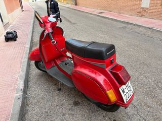 Vespa PK 125 Roja