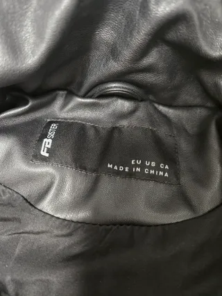 Cazadora polipiel negra