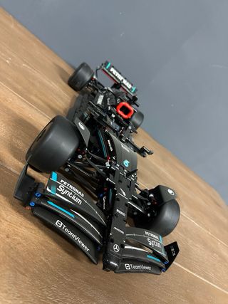 Clon Mercedes AMG F1 W14 E Performance