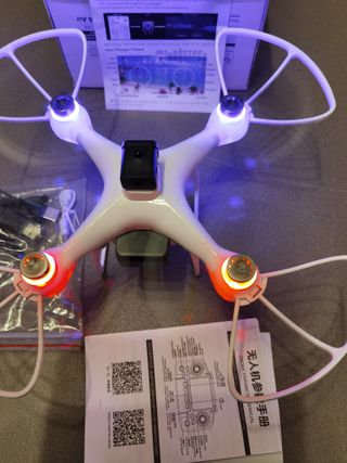 Excelente drone com monitor integrado.