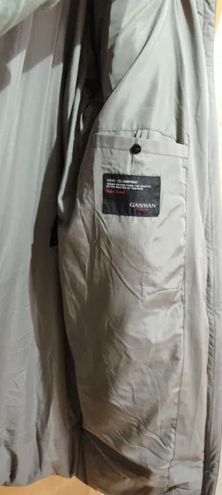 Abrigo largo oversize dorado y gris