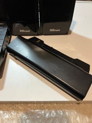 Lettore DVD Portatile Majestic + 2 Casse Trust