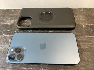 iPhone 12 Pro Max 256GB + Funda Quad Lock