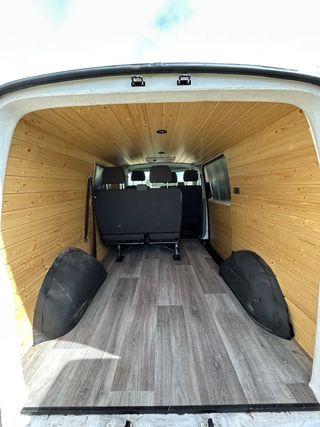 Volkswagen Transporter T5 2011