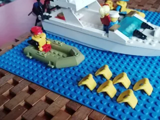 Lotto Lego marittimo (con base e minifigure)