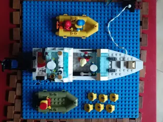 Lotto Lego marittimo (con base e minifigure)