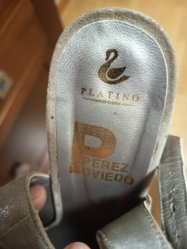 Zapatos tacón beige flor 40