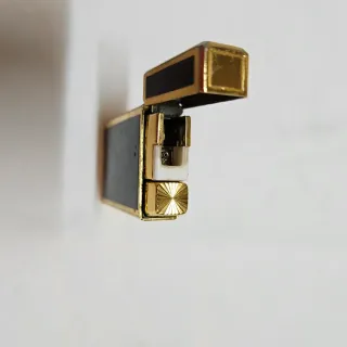 Mechero WIN OLCOTT - Negro y dorado - vintage