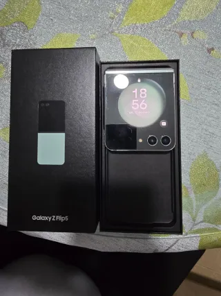 Samsung Galaxy Z Flip5 Azul