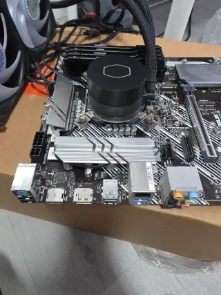 Pc gaming ASUS Z490-P, i7 10700KF, fuente 750w, RL