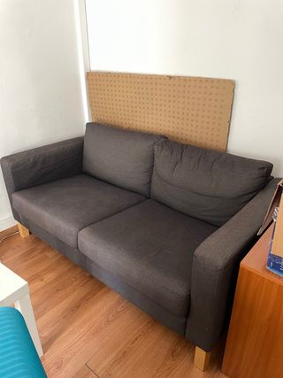 Divano grigio Ikea a due posti