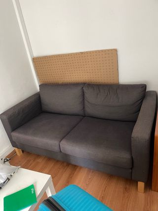 Divano grigio Ikea a due posti