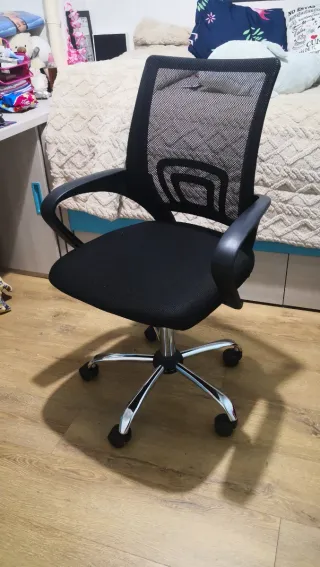 Silla de oficina negra