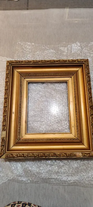 8 Marcos Dorados para Cuadros y decorar la pared