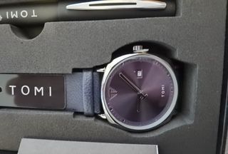 Relógio de homem muito bonito e elegante, em caixa