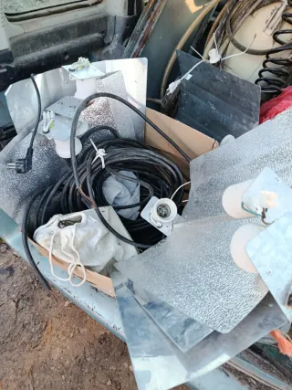 Focos Metálicos y Plástico