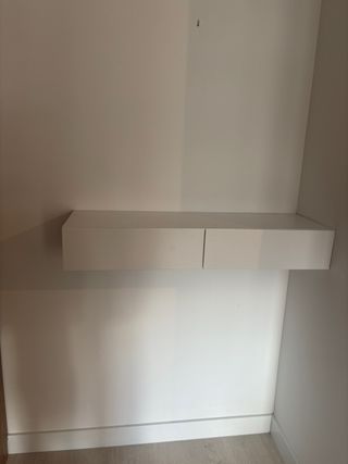 Consola recibidor de pared madera y corcho. 1 mes