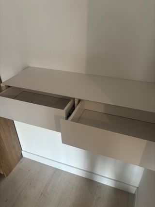 Consola recibidor de pared madera y corcho. 1 mes