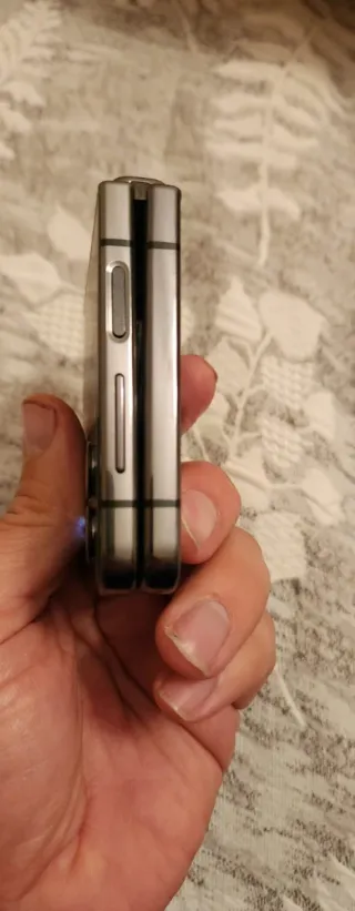 Samsung Galaxy Z Flip 4