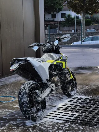 Supermoto Husqvarna 701 2022 A2